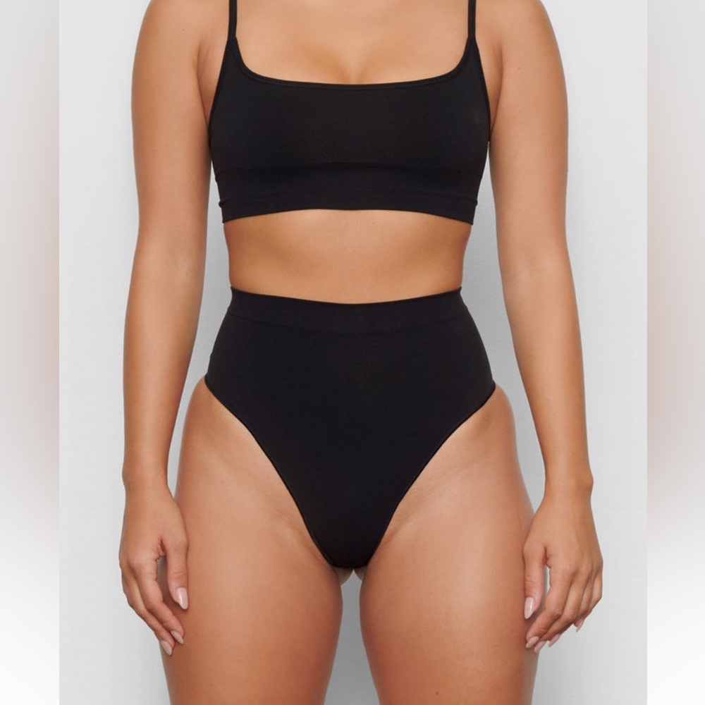 SKIMS Seamless Sculpt Mid Waist Thong